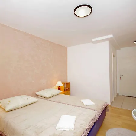 Апартаменти Javi Трогір