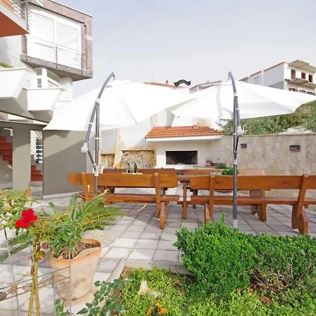 Apartment Javi - Free Private Parking Trogir