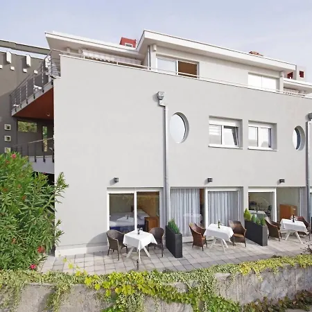 Javi - Free Private Parking Trogir