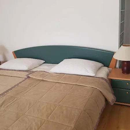 Javi - Free Private Parking Apartment *