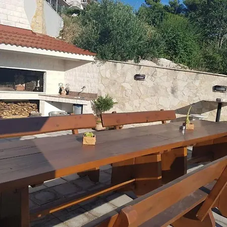 Javi - Free Private Parking Apartment Trogir