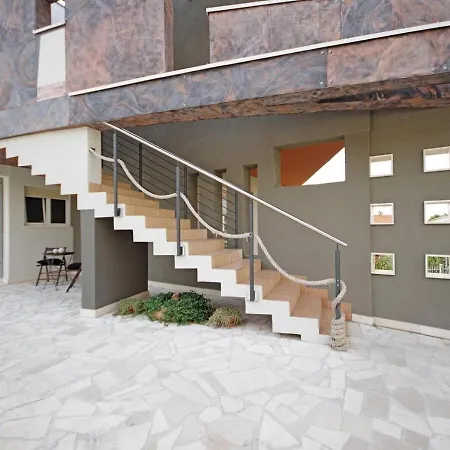 Javi Apartmán *