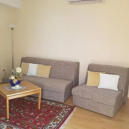 Apartment Javi - Free Private Parking *