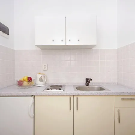 Javi - Free Private Parking Apartment Trogir